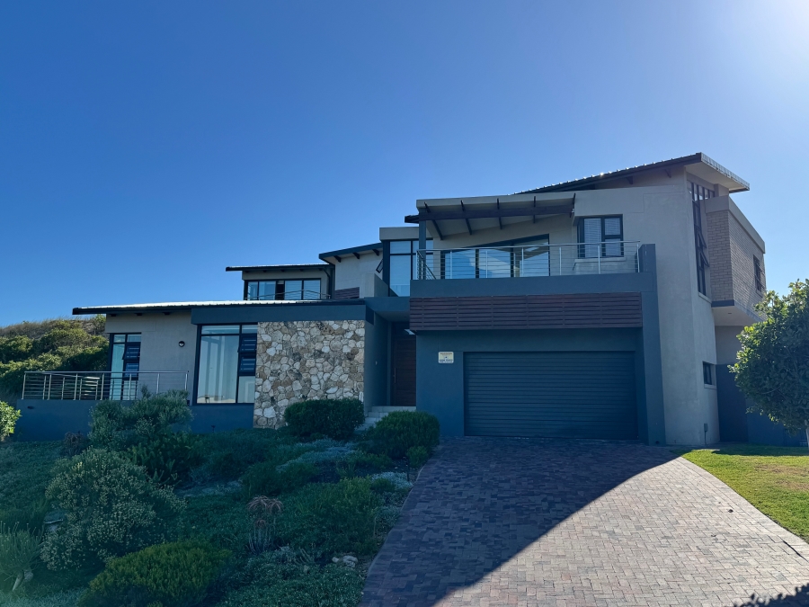 To Let 3 Bedroom Property for Rent in Stilbaai Oos Western Cape